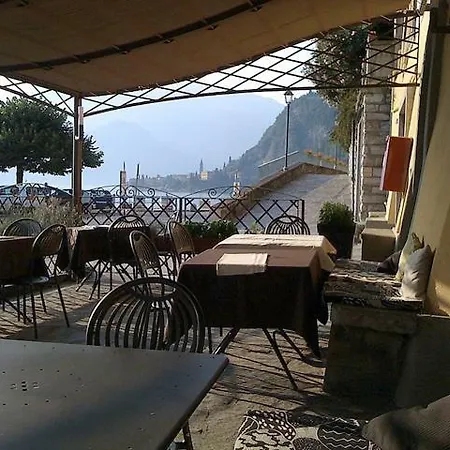 Fiumelatte Sleeps 4 Air Con Wifi T783174 ヴァレンナ